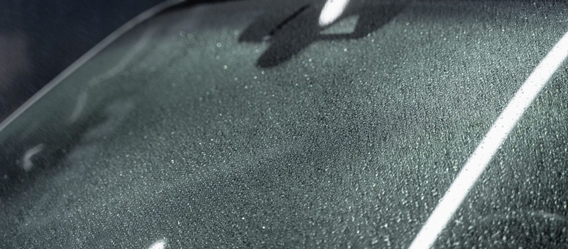 pare-brise fissuré ou impacté